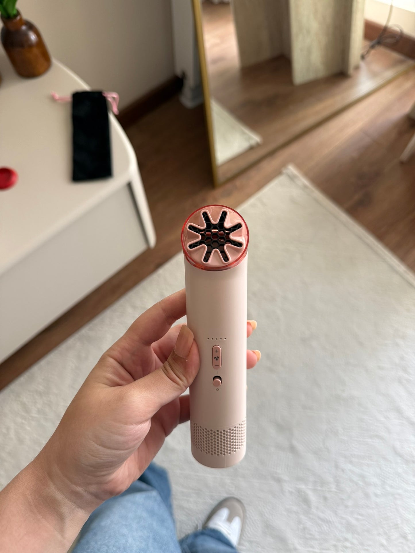 Şarjlı Taşınabilir Boyun Askılı Mini El Fanı (Krem)