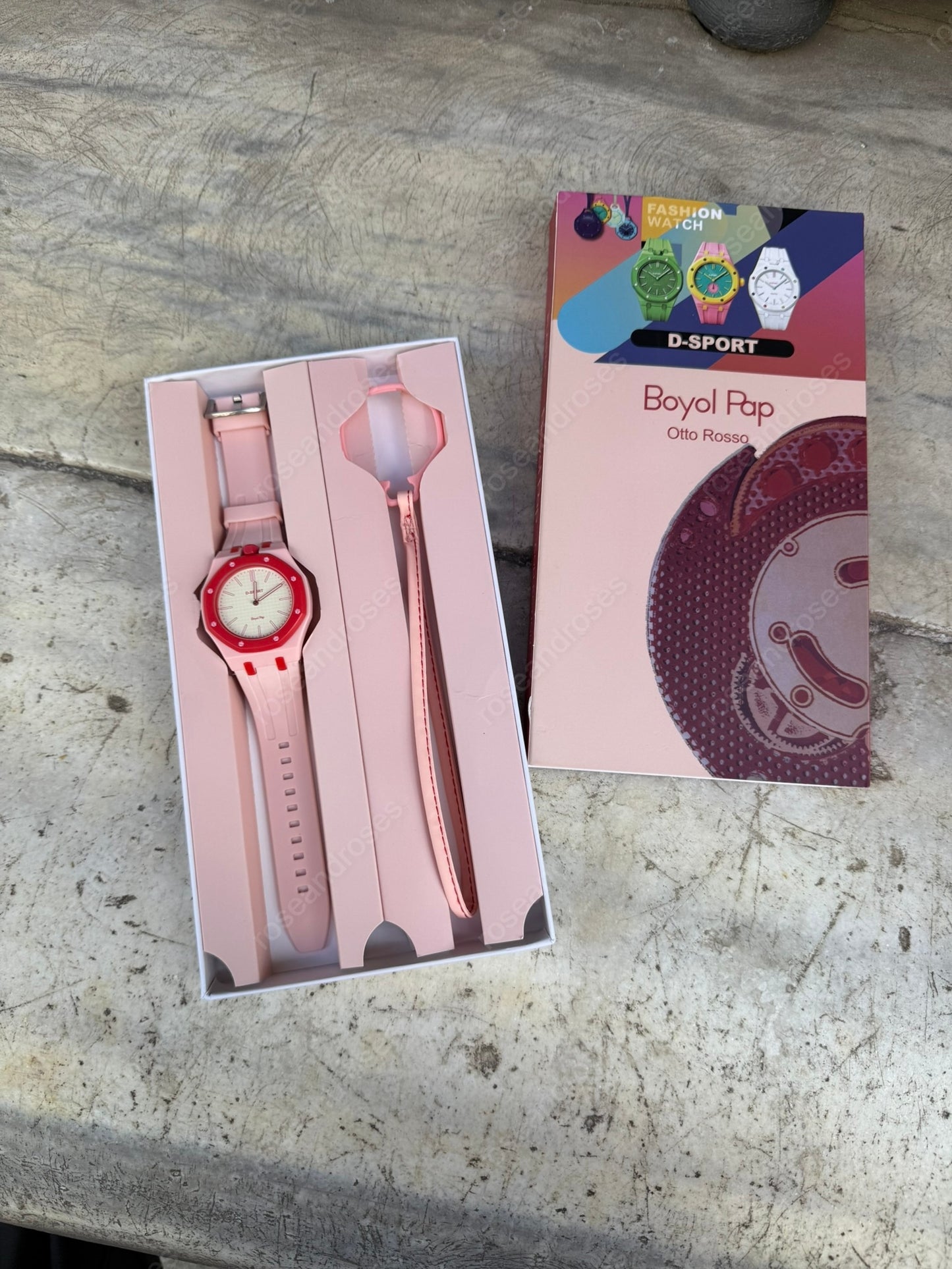 2’si 1 Arada Çıkarılabilir Kadranlı Charm Askılı Unisex Kol Saati (Pembe)