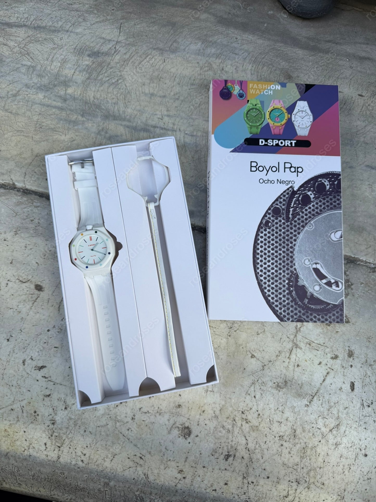 2’si 1 Arada Çıkarılabilir Kadranlı Charm Askılı Unisex Kol Saati (Beyaz)