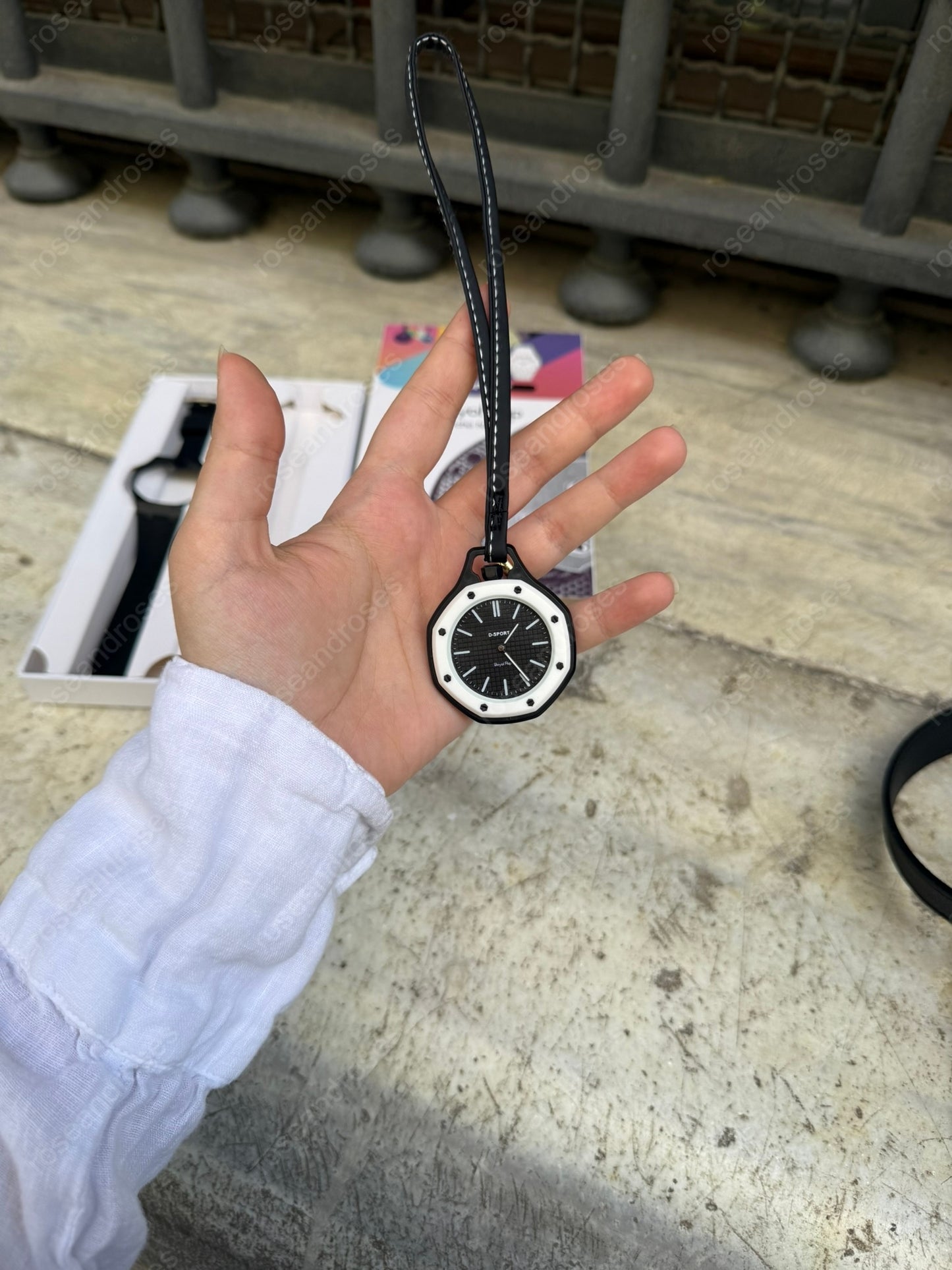 2’si 1 Arada Çıkarılabilir Kadranlı Charm Askılı Unisex Kol Saati (Siyah)