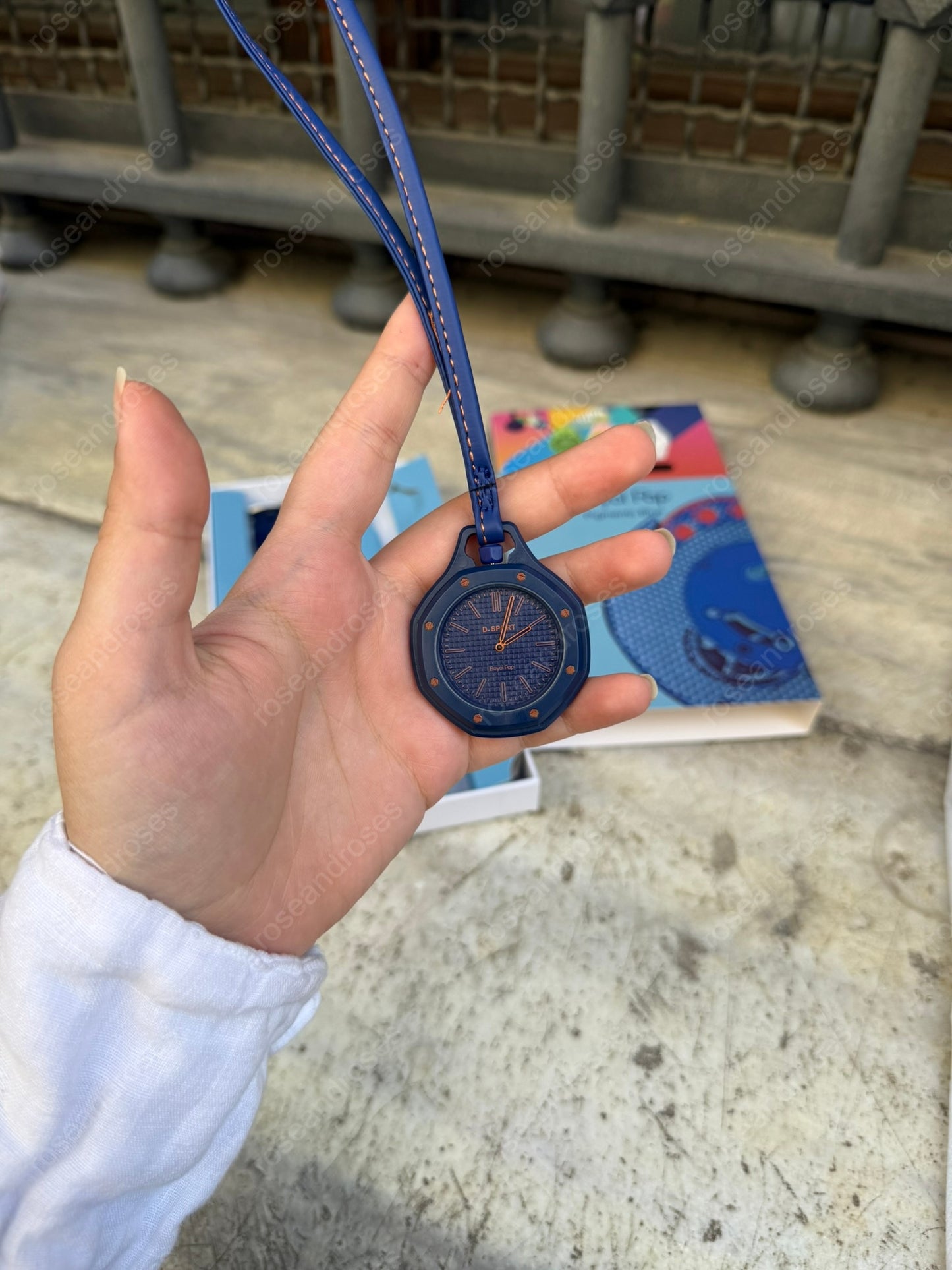 2’si 1 Arada Çıkarılabilir Kadranlı Charm Askılı Unisex Kol Saati (Lacivert)