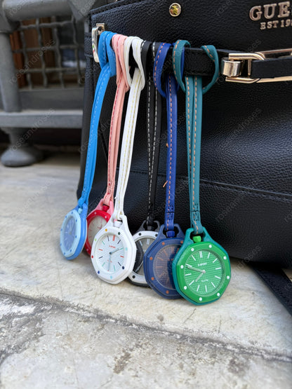 2’si 1 Arada Çıkarılabilir Kadranlı Charm Askılı Unisex Kol Saati (Beyaz)