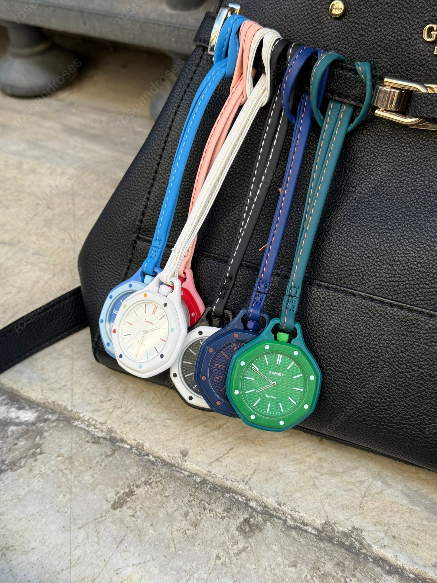 2’si 1 Arada Çıkarılabilir Kadranlı Charm Askılı Unisex Kol Saati (Yeşil)