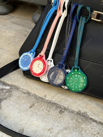 2’si 1 Arada Çıkarılabilir Kadranlı Charm Askılı Unisex Kol Saati (Lacivert)