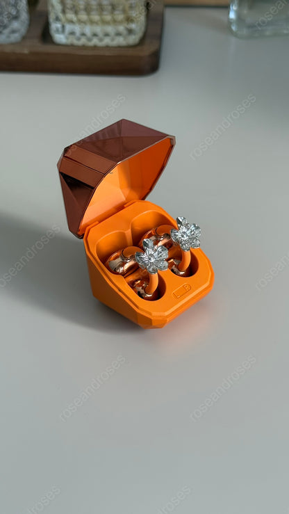 Çiçek Charm Hediyeli Diamond Kutulu Clip-On Kablosuz Kulaklık (Turuncu)