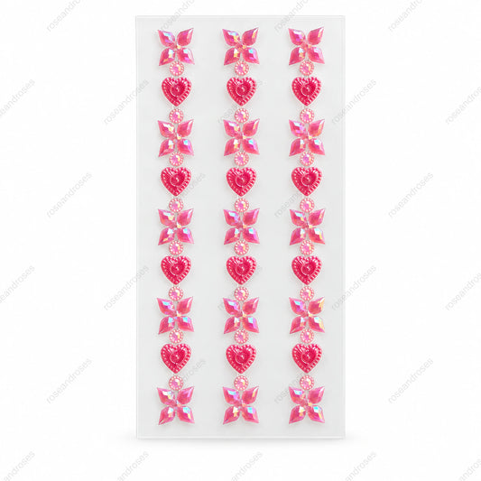 Pembe kalp ve dört yapraklı taşlı kamera, telefon ve tablet sticker setinin tamamı