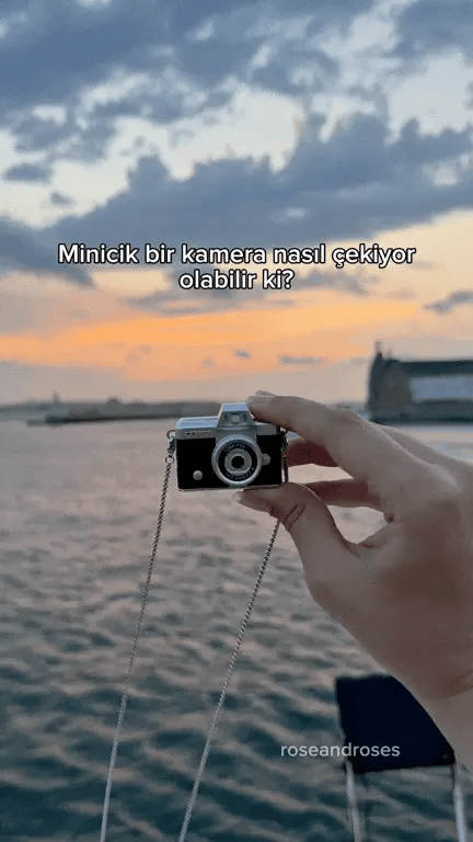 Mini Retro Kamera dönen ekranlı flaşlı selfie vlog kamerası