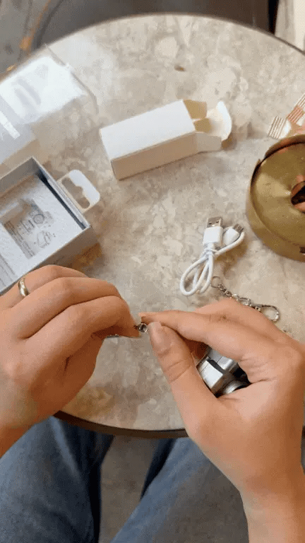 Mini Retro Kamera kompakt tasarım ve zincir boyun askısı kutu içeriği